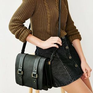 Messenger buckle black bag